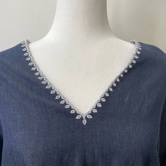 Ann Taylor Chambray Embroidered Tunic Top Bell Sleeves Boho Size M NWT - Picture 4 of 7